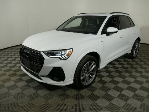 Used 2023 Audi Q3 2.0T Premium Plus w/ Premium Plus Package AWD/4WD image 7
