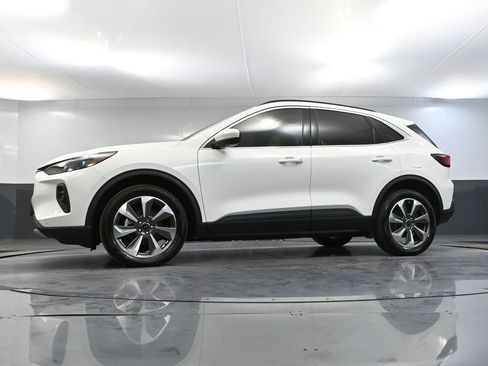 Used 2024 Ford Escape Platinum image 55