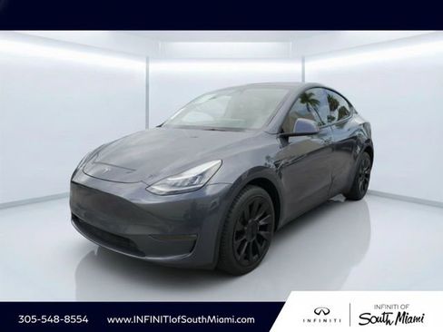 Used 2023 Tesla Model Y AWD image 1