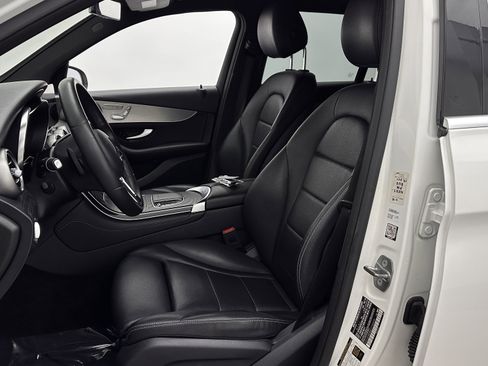 Used 2020 Mercedes-Benz GLC 300 image 13