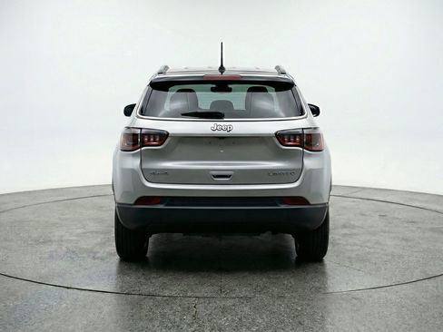 Used 2025 Jeep Compass Limited AWD/4WD image 7