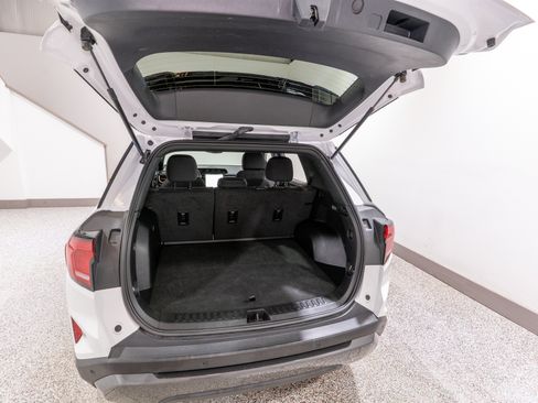 Used 2025 GMC Terrain Elevation AWD/4WD image 31