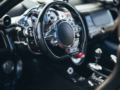 Used 2014 Pagani Huayra RWD image 14