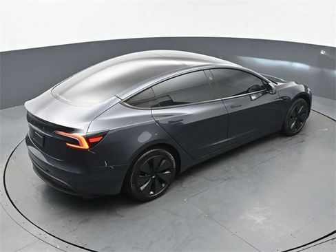 Used 2025 Tesla Model 3 image 38