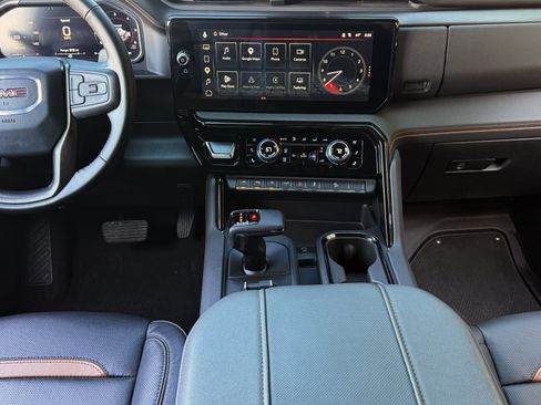 Used 2026 GMC Sierra 1500 AT4 w/ AT4 Premium Package AWD/4WD image 17