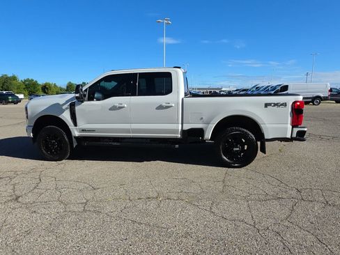 Used 2025 Ford F250 Lariat w/ Black Appearance Package AWD/4WD image 15