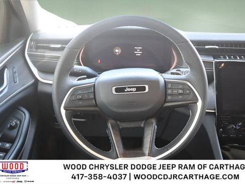 Used 2024 Jeep Grand Cherokee Limited w/ Black Appearance Package AWD/4WD image 26
