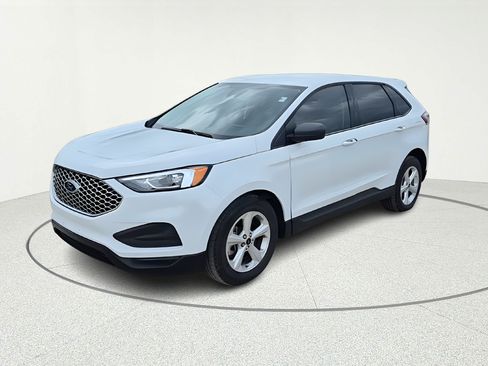 Used 2024 Ford Edge SE AWD/4WD image 2