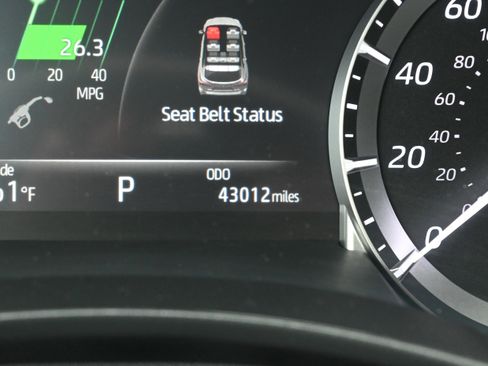 Used 2023 Toyota Highlander XLE image 15