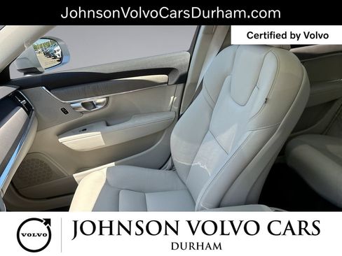Certified 2025 Volvo V90 B6 Cross Country Plus AWD/4WD image 29