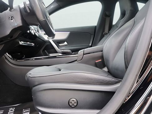 Used 2022 Mercedes-Benz CLA 250 4MATIC image 37