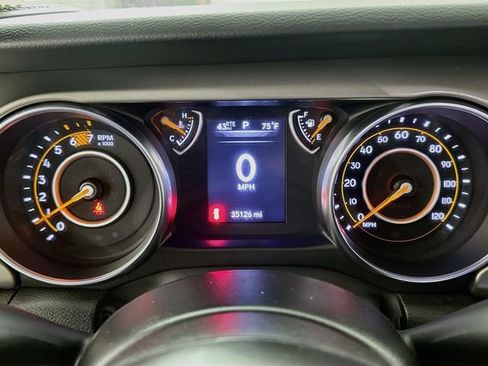 Used 2022 Jeep Wrangler Sport AWD/4WD image 16