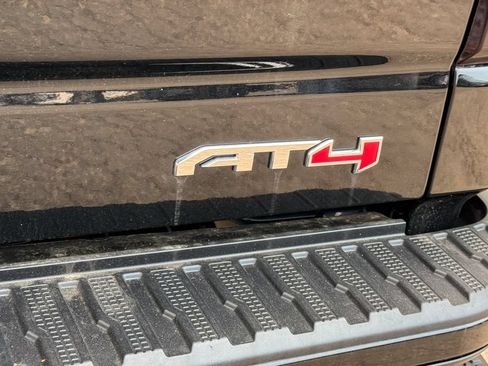 Used 2023 GMC Sierra 1500 AT4 w/ AT4 Premium Package AWD/4WD image 18