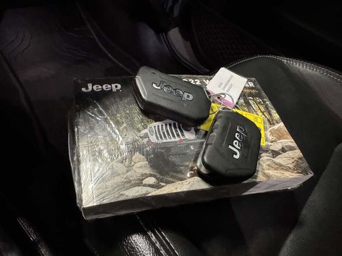 Used 2022 Jeep Wrangler Unlimited Sahara w/ Cold Weather Group image 33