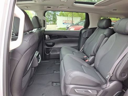 New 2026 Kia Carnival SX Prestige FWD image 9