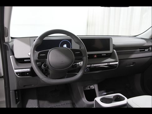 Certified 2024 Hyundai Ioniq 5 SEL AWD/4WD image 6