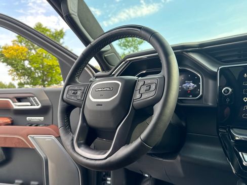 Used 2026 GMC Sierra 1500 Denali Ultimate AWD/4WD image 18
