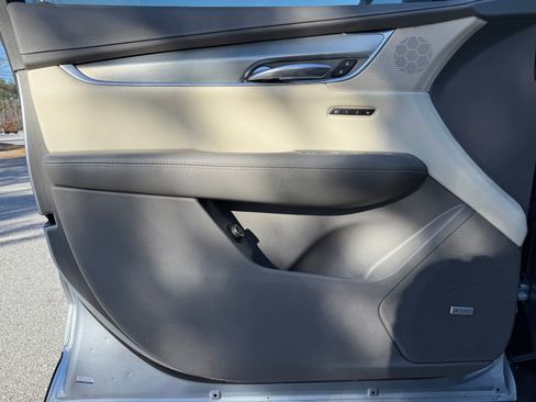 Used 2017 Cadillac XT5 Luxury w/ Driver Awareness Package image 43