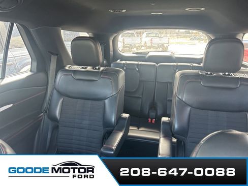 Used 2025 Ford Explorer ST-Line image 8