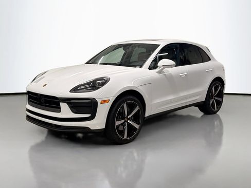 Used 2026 Porsche Macan AWD/4WD image 1