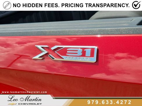 Used 2024 GMC Sierra 1500 Elevation w/ LPO, Elevation Black Package AWD/4WD image 5