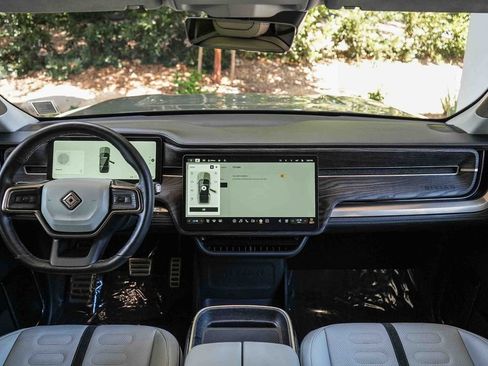 Used 2024 Rivian R1S Launch Edition Quad AWD/4WD image 13