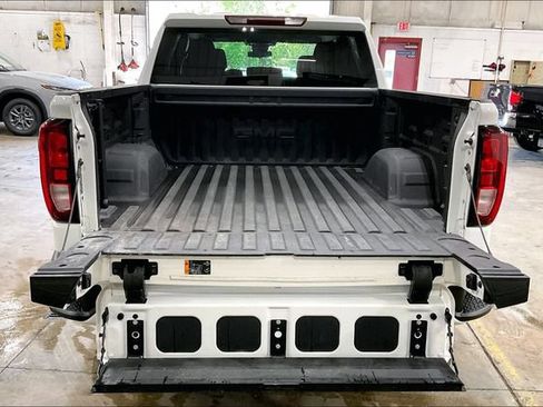 Used 2025 GMC Sierra 1500 Elevation AWD/4WD image 18