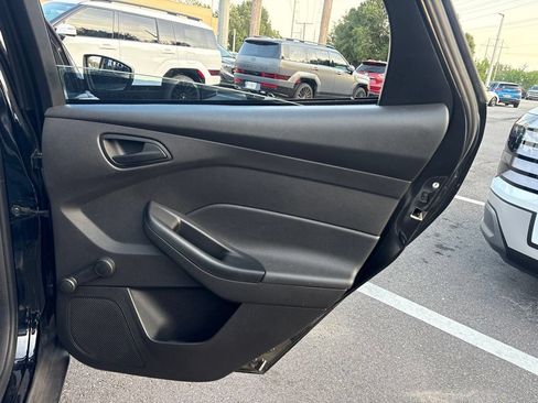 Used 2018 Ford Focus S FWD image 15