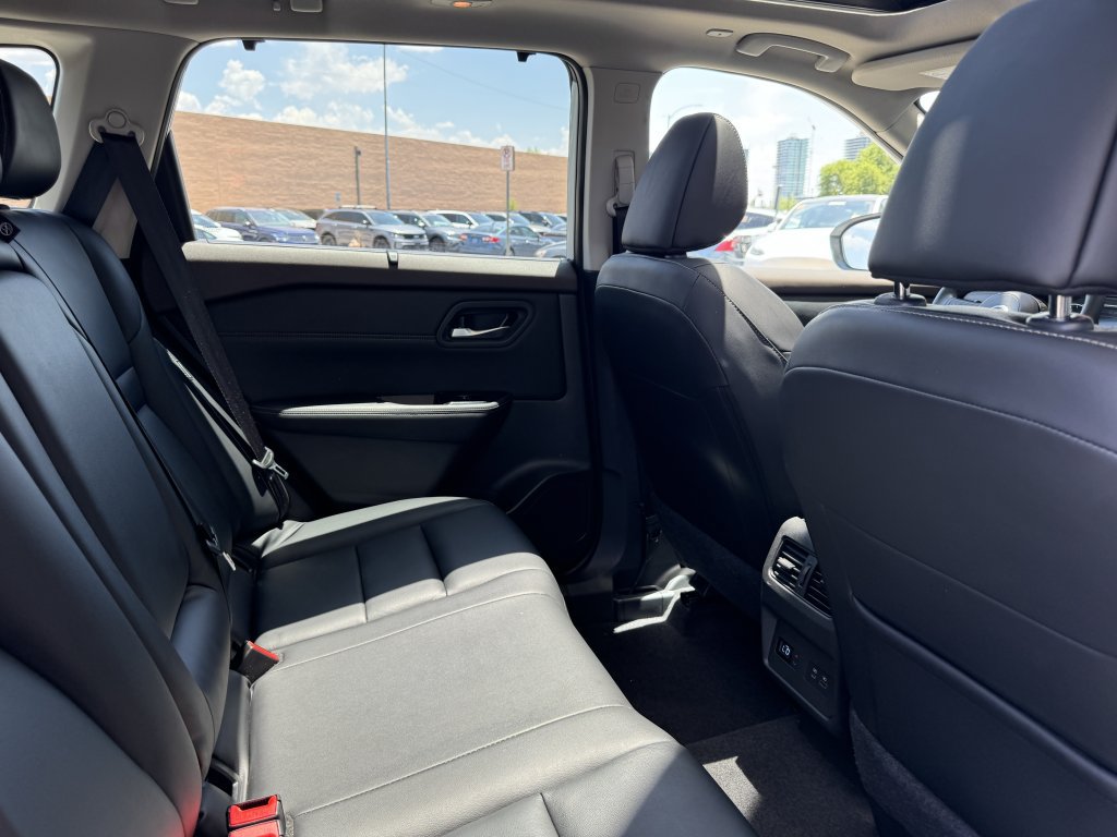 Used 2023 Nissan Rogue SL w/ SL Premium Package FWD image 38