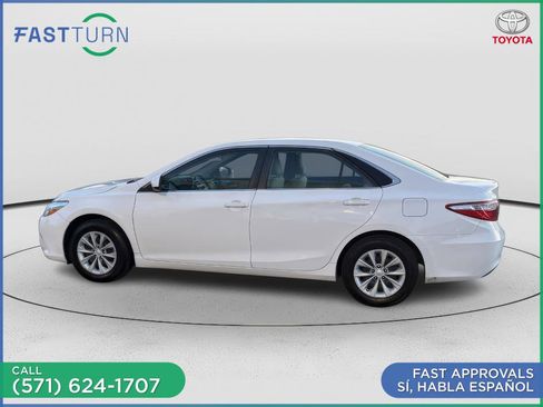 Used 2015 Toyota Camry LE image 19