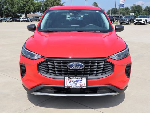 Used 2024 Ford Escape FWD image 3