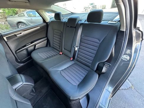 Used 2017 Ford Fusion SE image 13