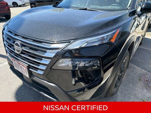 Certified 2025 Nissan Rogue SV AWD/4WD image 2