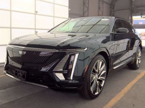 Certified 2025 Cadillac Lyriq Luxury w/ Nappa Leather Package AWD/4WD image 1