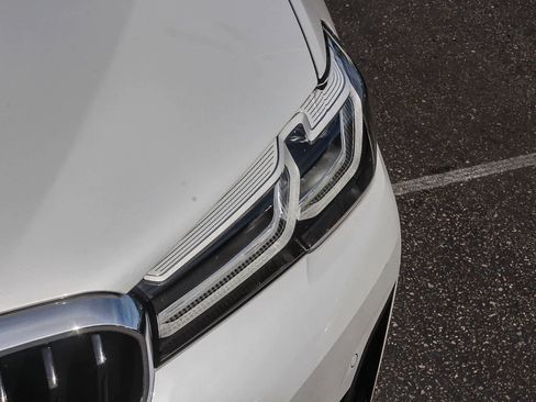 Certified 2023 BMW 530e w/ Convenience Package image 10