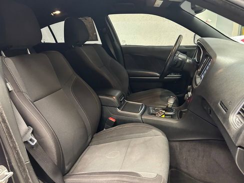 Used 2017 Dodge Charger SXT image 24