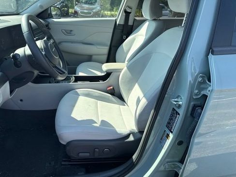 Used 2025 Hyundai Kona SEL AWD/4WD image 13