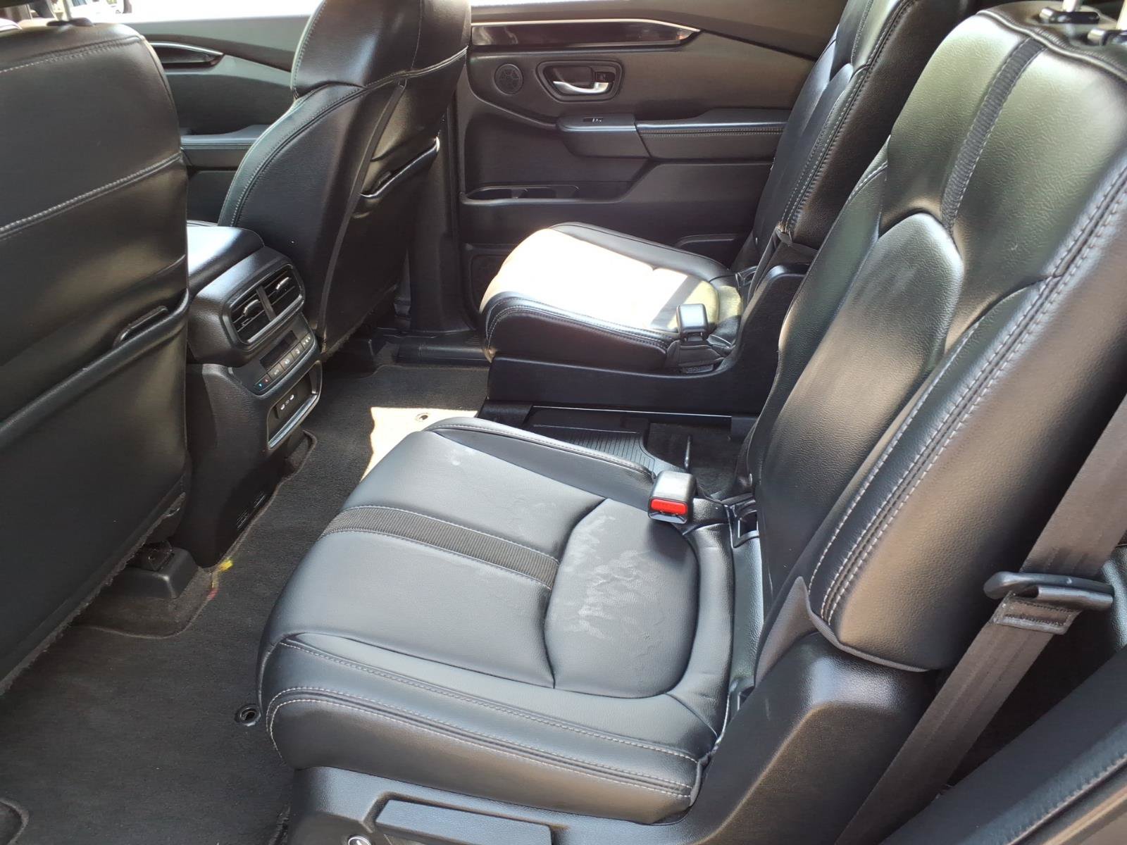 Certified 2024 Honda Pilot Touring image 7