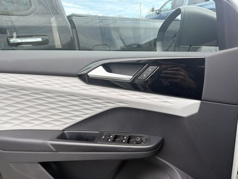 Used 2022 Volkswagen Taos S image 11