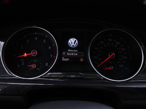 Used 2019 Volkswagen GTI SE image 6