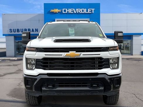 Used 2025 Chevrolet Silverado 2500 Custom w/ Custom Value Package AWD/4WD image 3