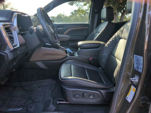 Used 2023 GMC Canyon Denali AWD/4WD image 15
