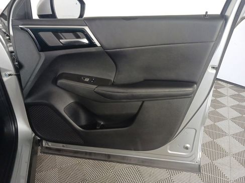 Used 2022 Mitsubishi Outlander SE FWD image 17