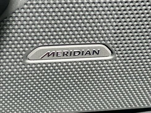 New 2026 Land Rover Range Rover Velar Dynamic SE image 18