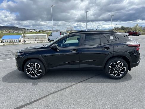 New 2026 Chevrolet Trax RS w/ Sunroof Package FWD image 4