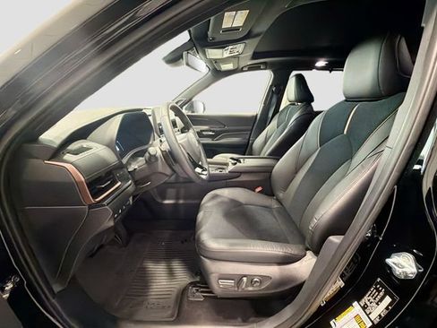Certified 2025 Toyota Grand Highlander AWD Hybrid image 17