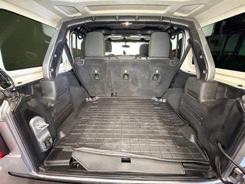 Used 2018 Jeep Wrangler Unlimited Sport S AWD/4WD image 7