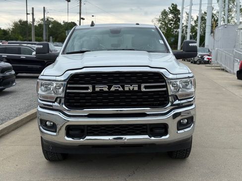 Used 2024 RAM 2500 Big Horn AWD/4WD image 3