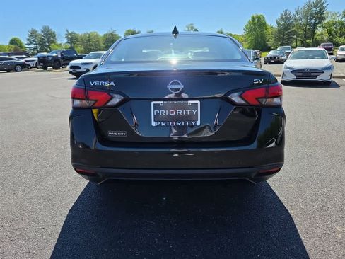 Used 2023 Nissan Versa SV FWD image 9