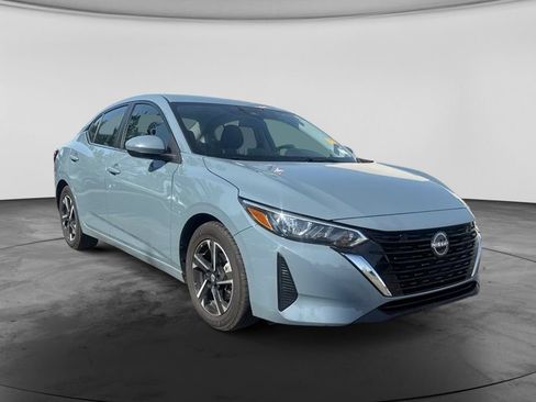 Used 2024 Nissan Sentra SV FWD image 3